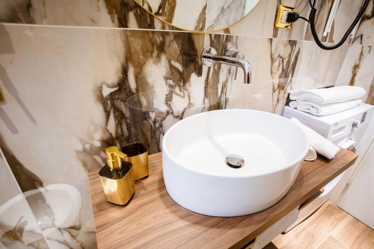 Design Suite Cinque Terre ลาสเปเซีย ภายนอก รูปภาพ